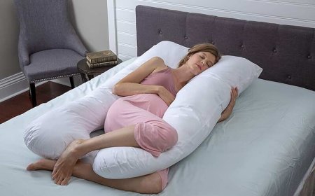 6 Ways a Pregnancy Body Pillow Can Ease Third-Trimester Pain