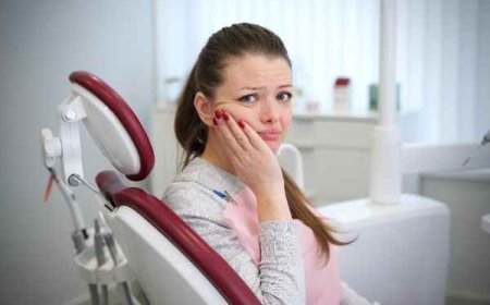 Weekend Toothache? Here’s How Emergency Dentists Handle It